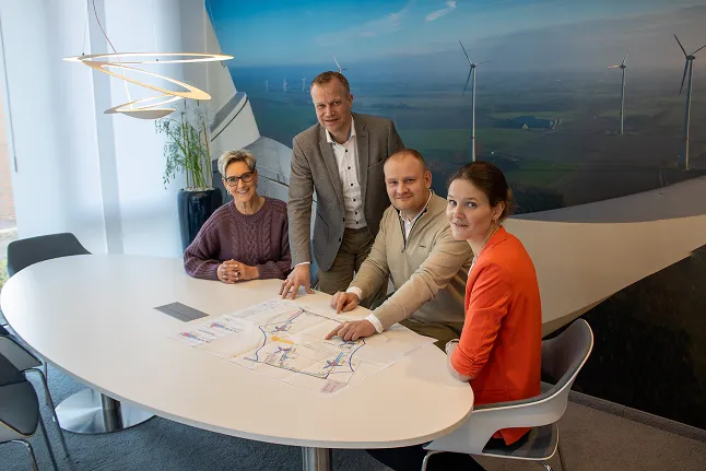 Unser Team am Schreibtisch